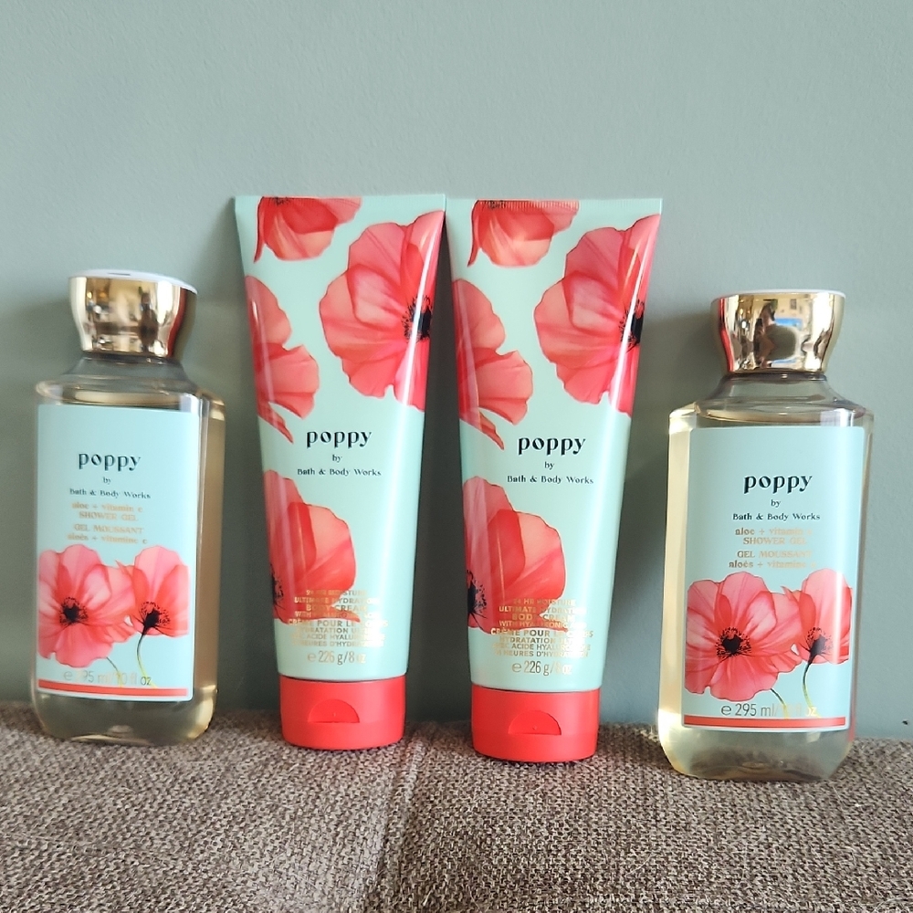 Bath & Body Works Poppy Collection - Red and Cream